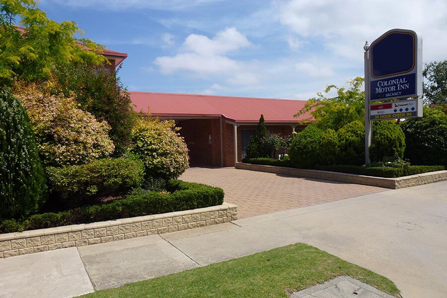 Outside room at Colonial Motor Inn Bairnsdale