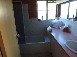 2 Bedroom Family Bathroom