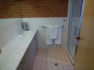 Queen Spa Room Bathroom
